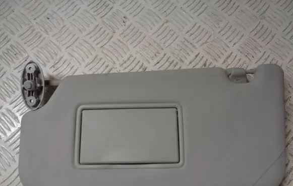 Ford Mondeo MK IV Sun visor