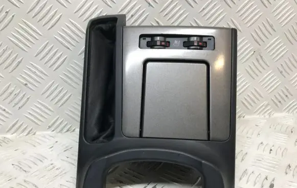 Lexus IS 220D-250-350 Cup holder front 5562053030