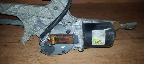 Renault Laguna I Wiper motor