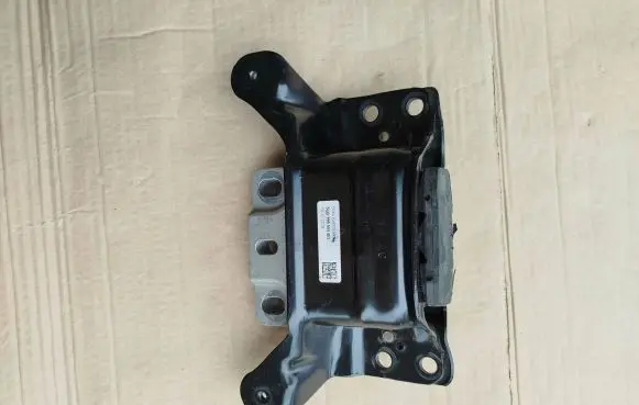 Volkswagen Golf VII Engine mount bracket 5Q0199555BG