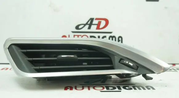 Peugeot 208 Dashboard side air vent grill/cover trim 9633131777