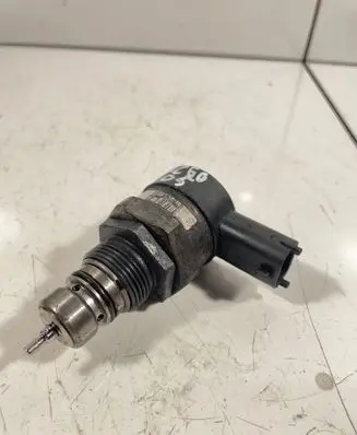 Volvo XC60 Fuel pressure regulator 31216313 18961474 0281002990