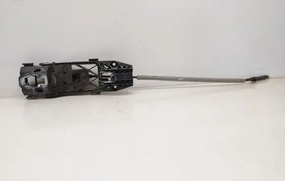 Rear door exterior handle/bracket