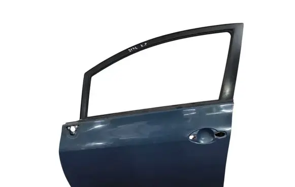Toyota Auris 150 Front door 