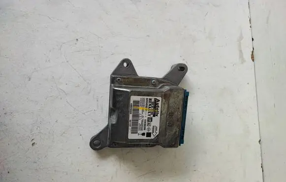 Opel Vivaro Airbag control unit/module 216191036A 8200469203 93856086