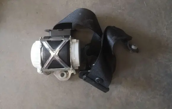 BMW 1 F20 F21 Front seatbelt 7243308