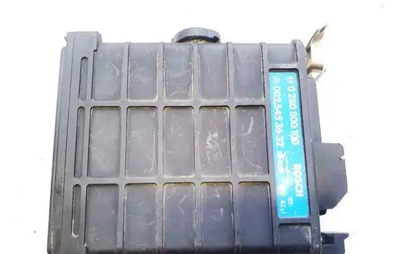 Mercedes-Benz 190 W201 Engine control unit/module 0280800100 0025453632