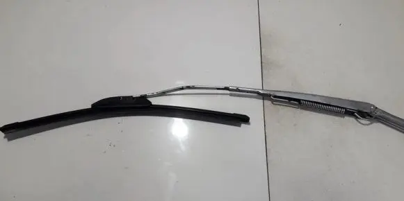 Hyundai Elantra Front wiper blade arm XDRA1309