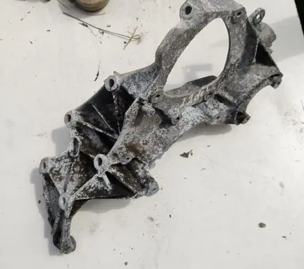 Renault Laguna II A/C compressor mount bracket 8200154164