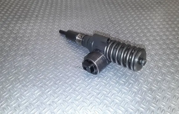 Seat Leon (1P) Fuel injector 03G130073G 0414720404