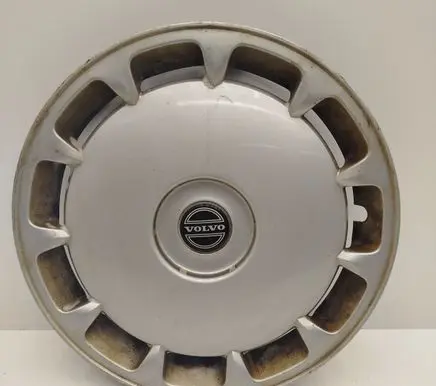 Volvo V70 R16 wheel hub/cap/trim 9173710