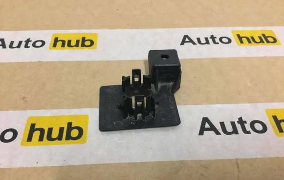 Porsche Panamera (971) Front shock absorber mounting bracket 971807689B