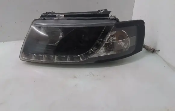 Volkswagen PASSAT B5 Headlight/headlamp