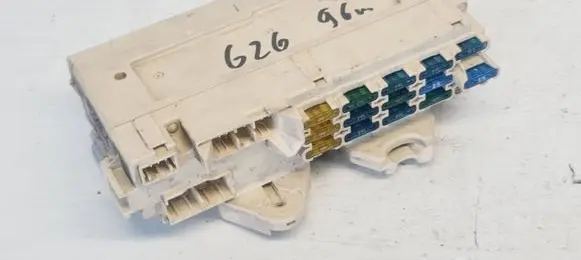 Mazda 626 Fuse module 066D03 1780 6D03