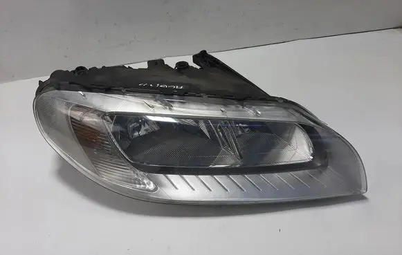 Volvo XC70 Headlight/headlamp 31420018