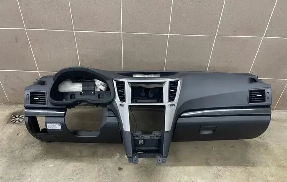 Subaru Legacy Dashboard 