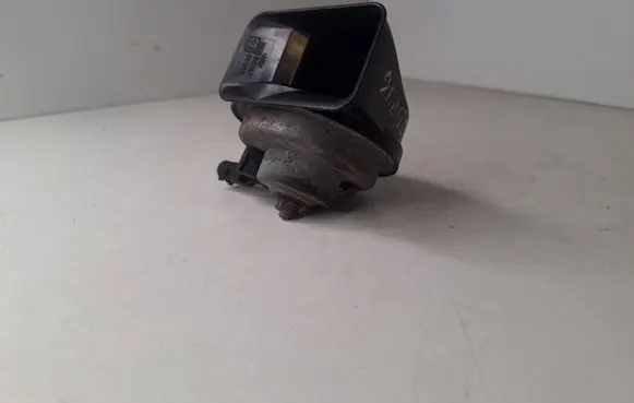 BMW 3 E46 Horn signal 8379710
