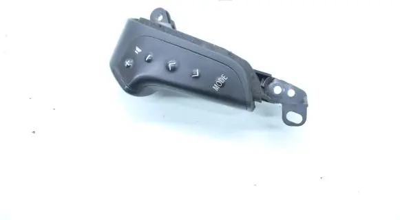 Toyota Avensis T250 Steering wheel buttons/switches 75B070