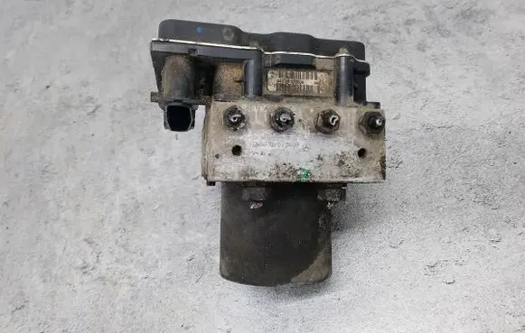 Mercedes-Benz B W245 ABS Pump A0064310812