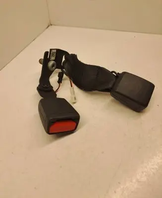 BMW 1 F40 Middle seatbelt buckle (rear) 7456284 30082020 640984900