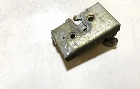 Seat Toledo I (1L) Rear door lock 1l0839016