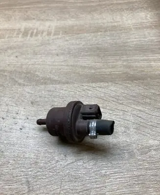 Peugeot 207 Engine mount vacuum valve 2580008B