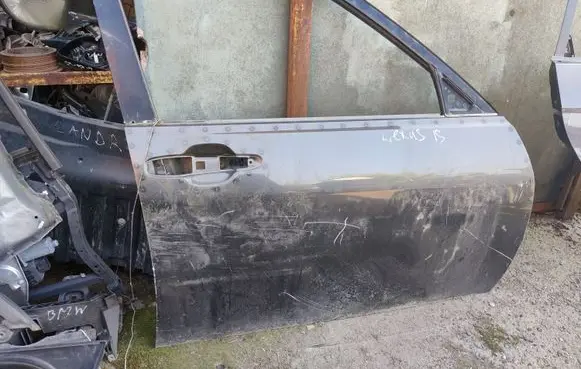 Lexus IS 200-300 Front door