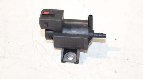 Toyota Avensis T250 Turbo solenoid valve 258600R010
