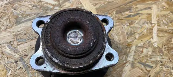 Audi A6 S6 C6 4F Rear wheel bearing hub 