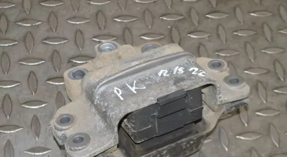 Audi A3 S3 8P Engine mount bracket 1K0199555R