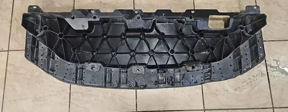 Front bumper skid plate/under tray