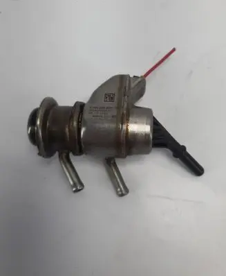 Volkswagen Caddy AdBlue injector 04L131113R