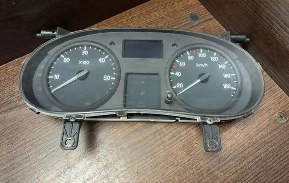 Renault Master II Speedometer (instrument cluster) P8200467948 281153176