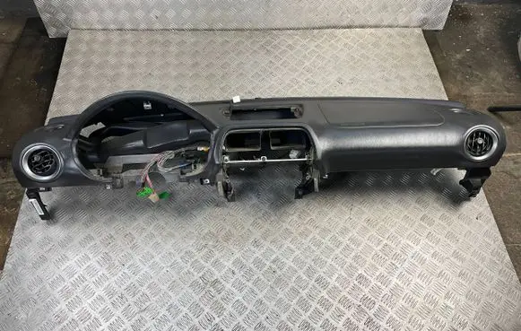 Subaru Impreza II Dashboard