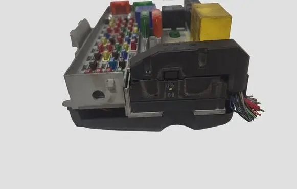 Opel Astra G Fuse module 24412497 24431677