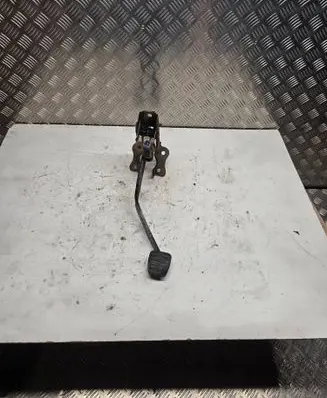 Nissan Terrano Brake pedal