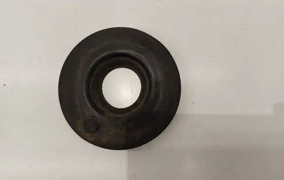 Volkswagen PASSAT B8 Rear coil spring rubber mount 5Q0512297D