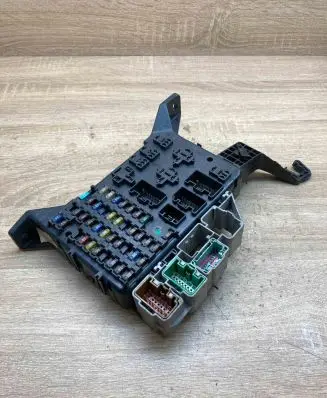 Ford Mondeo Mk III Fuse module 1S7T14A073AE 1H302406