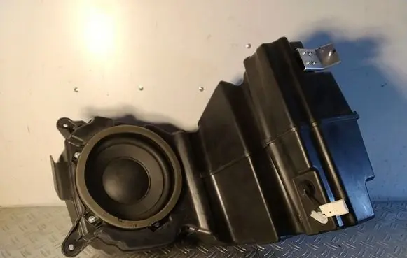 Lexus RX 450H Subwoofer speaker 861600WM10