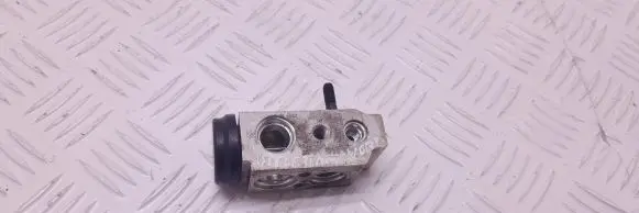 KIA Sportage Air conditioning (A/C) expansion valve 977753U200