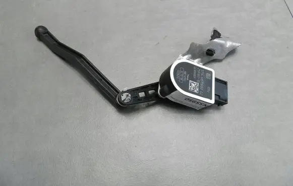 BMW 3 G20 G21 Headlight level adjustment motor 6878573