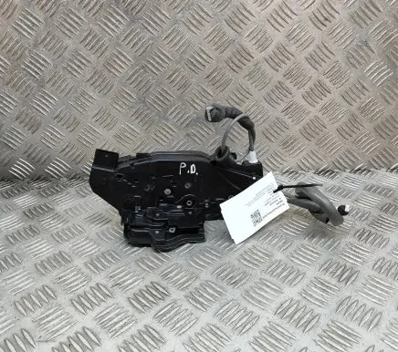 Mercedes-Benz CLA C118 X118 Front door lock A0997203202 A1770032899