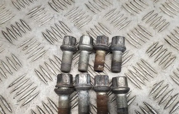 Audi A6 S6 C7 4G Nuts/bolts 