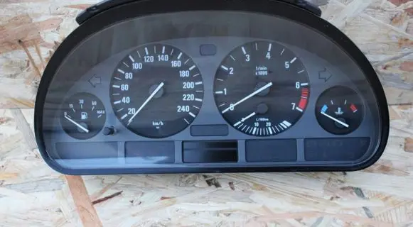 BMW 5 E39 Speedometer (instrument cluster) 8375895