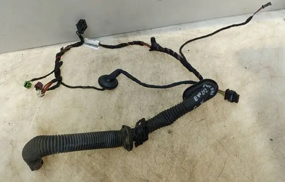 Mercedes-Benz E W212 Rear door wiring loom 2125407205 120209Q05