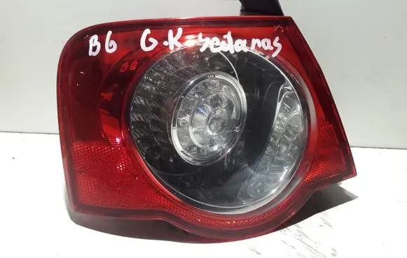 Volkswagen PASSAT B6 Rear/tail lights 275701
