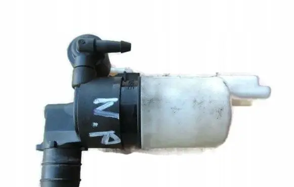 Nissan Pathfinder R51 Windscreen/windshield washer pump