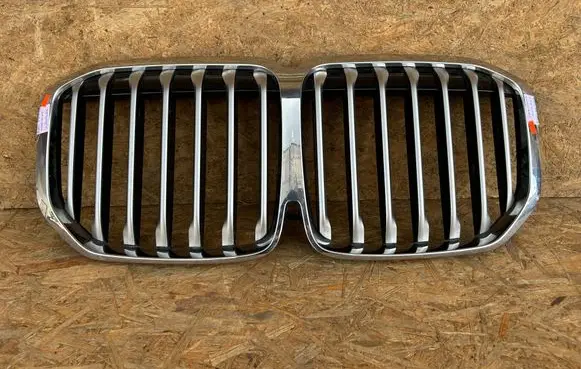 Front bumper upper radiator grill