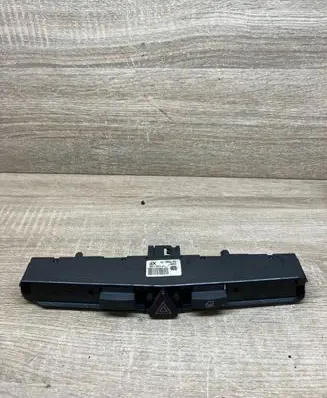 Opel Astra H Hazard light switch 13100105 03758075