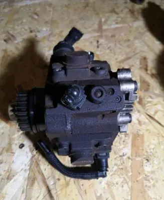 Nissan Qashqai Fuel injection high pressure pump 0445010170
